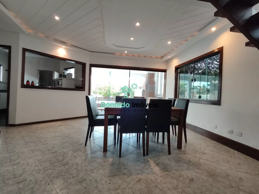 Casa à venda com 4 quartos, 325m² - Foto 4