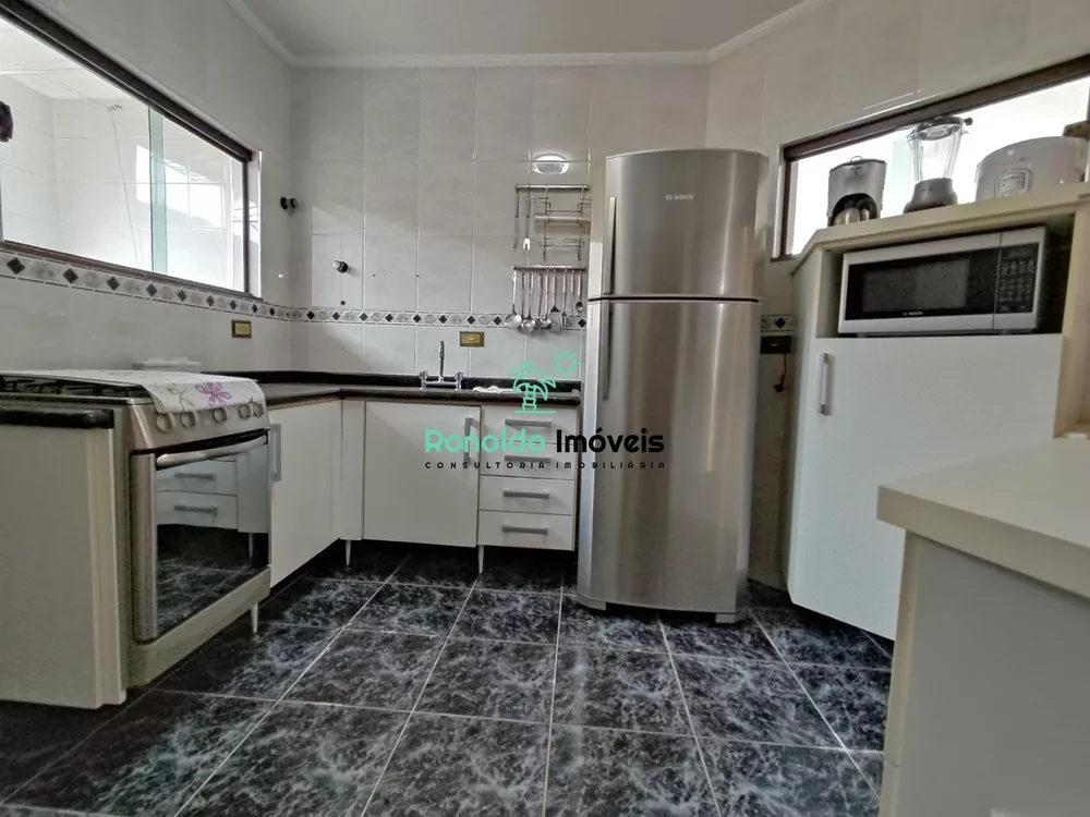 Casa à venda com 4 quartos, 325m² - Foto 12