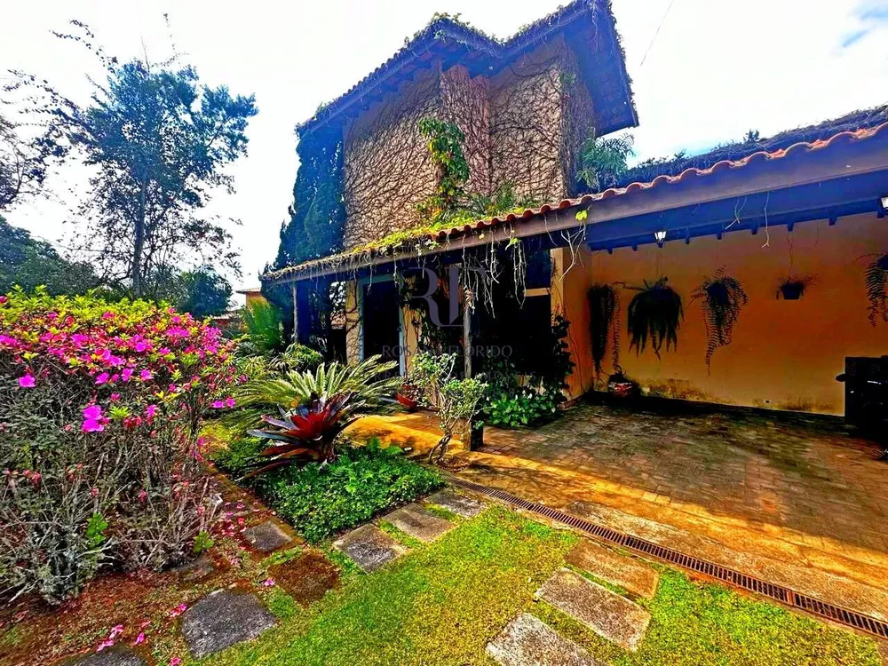 Casa de Condomínio à venda com 4 quartos, 351m² - Foto 3