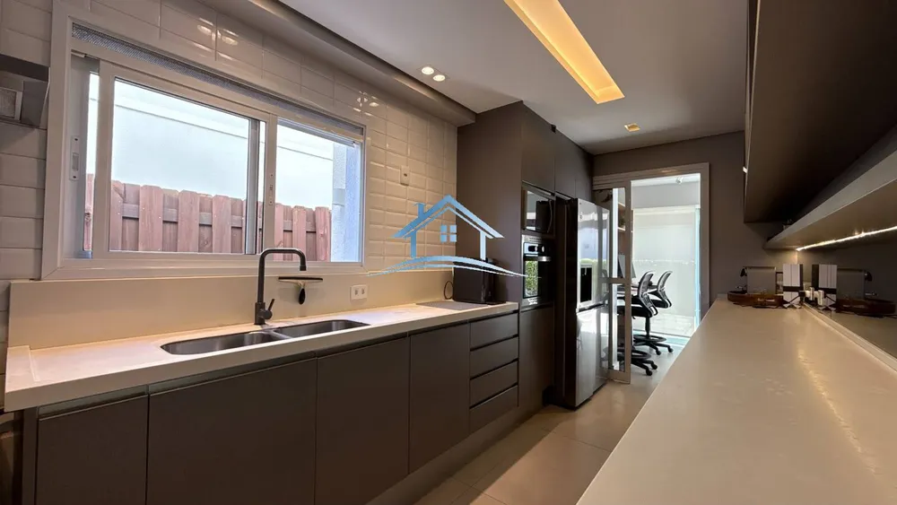 Casa, 3 quartos, 194 m² - Foto 1