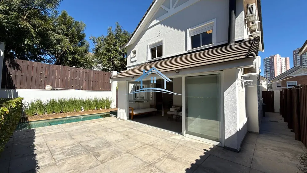 Casa, 3 quartos, 194 m² - Foto 1