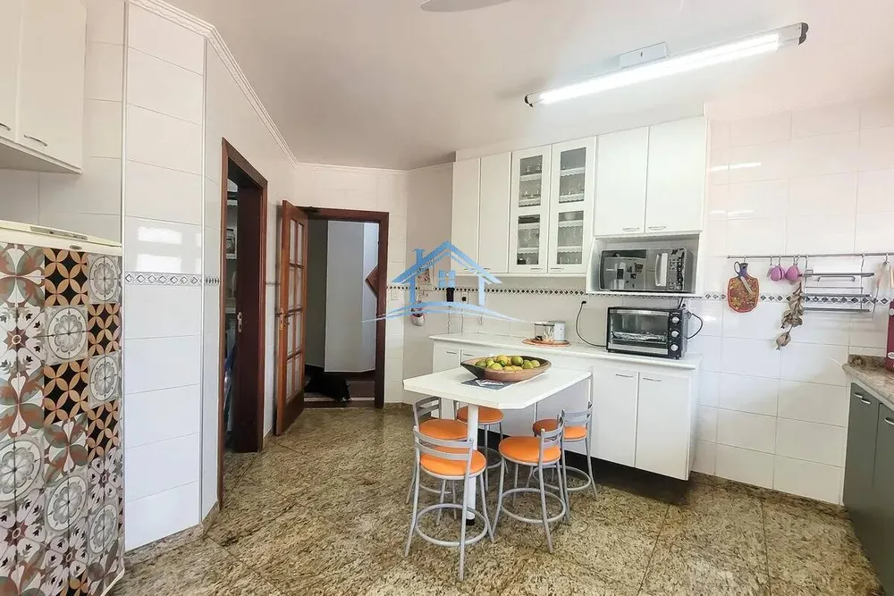 Casa, 4 quartos, 380 m² - Foto 1