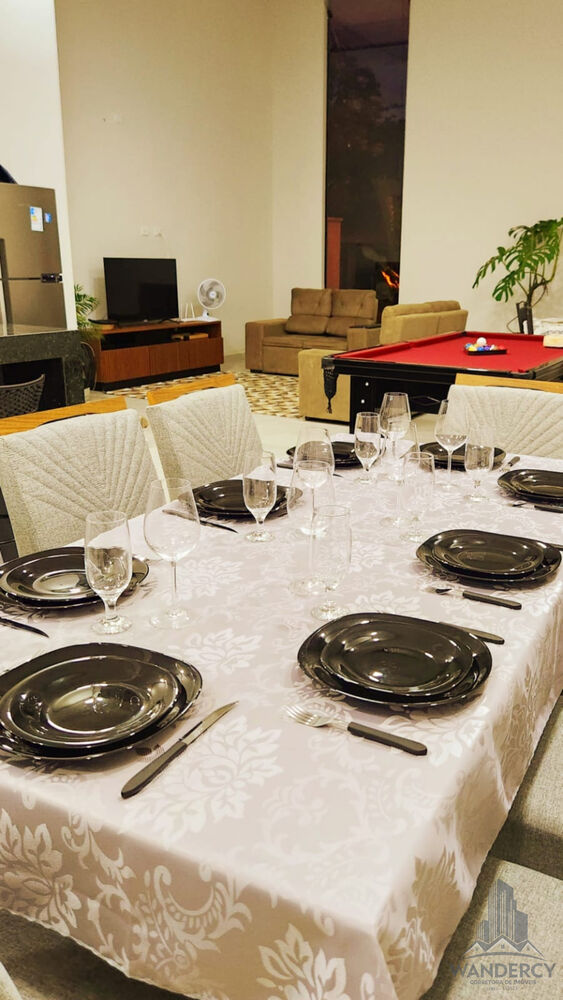 Casa à venda com 4 quartos, 400m² - Foto 2