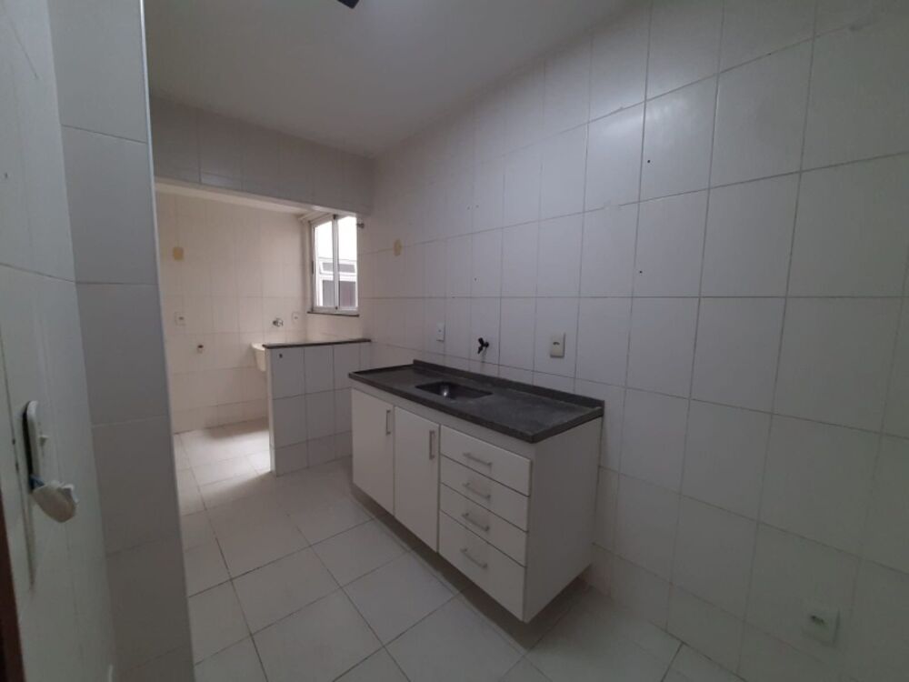 Apartamento à venda com 2 quartos, 79m² - Foto 4