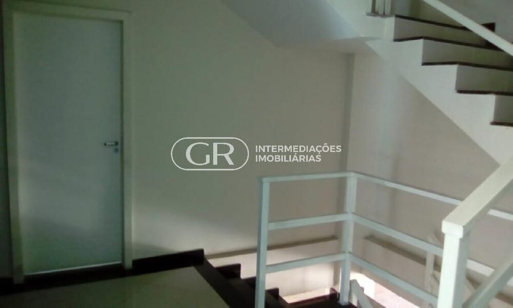 Apartamento à venda com 2 quartos, 70m² - Foto 3