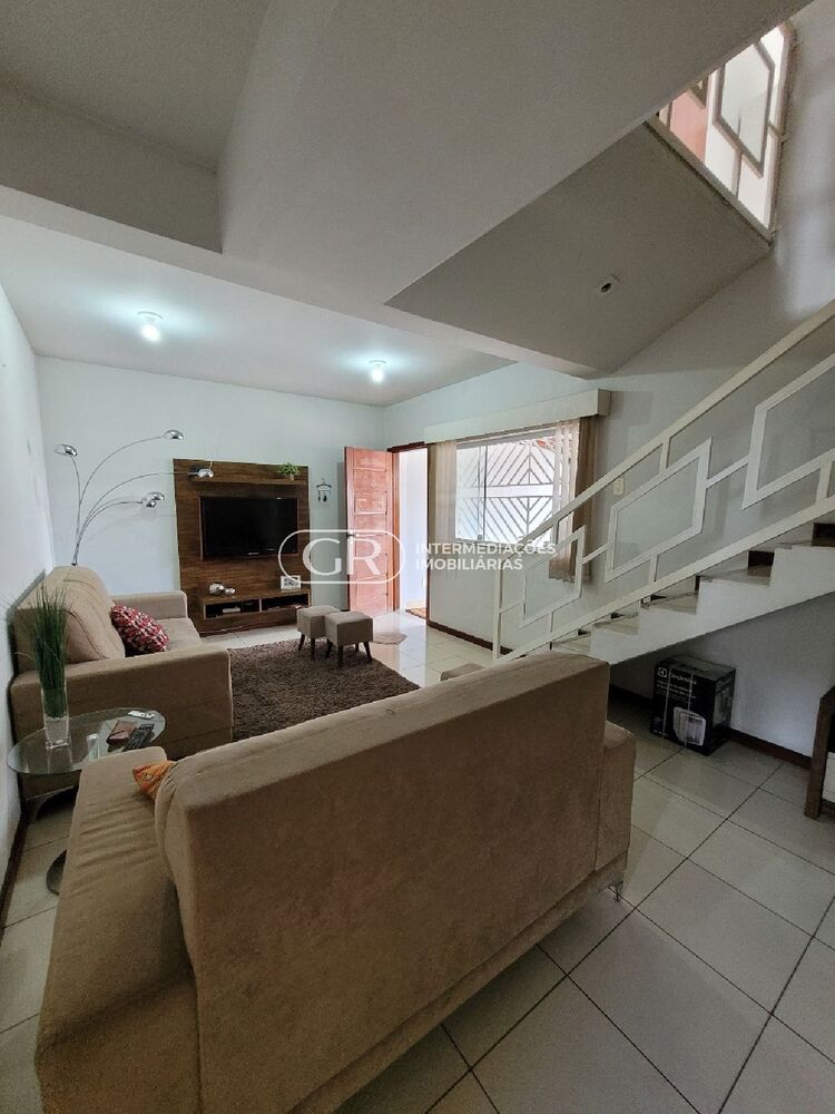 Casa à venda com 3 quartos - Foto 1