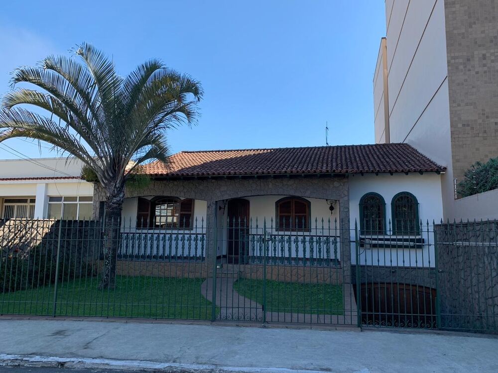 Casa à venda com 4 quartos, 450m² - Foto 1