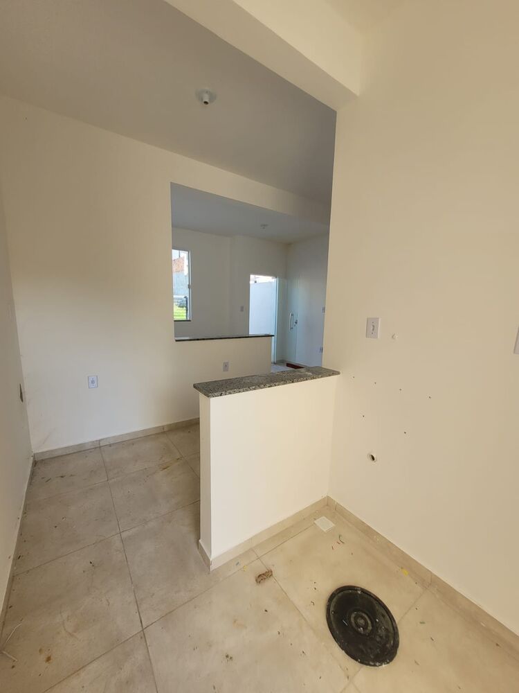 Casa à venda com 2 quartos, 150m² - Foto 1