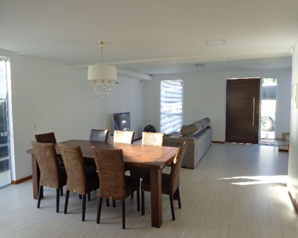Casa à venda com 2 quartos, 300m² - Foto 10