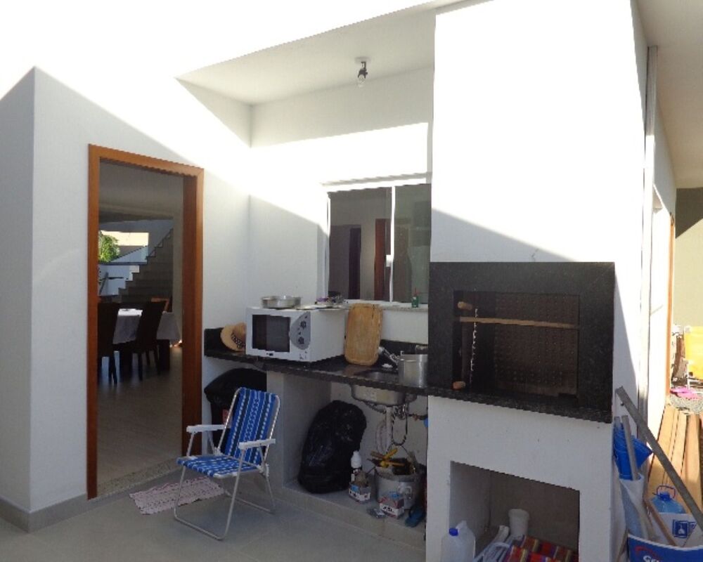 Casa à venda com 2 quartos, 300m² - Foto 5