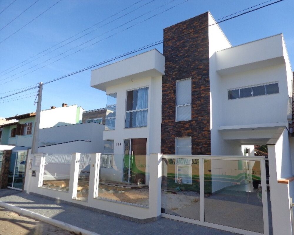 Casa à venda com 2 quartos, 300m² - Foto 1