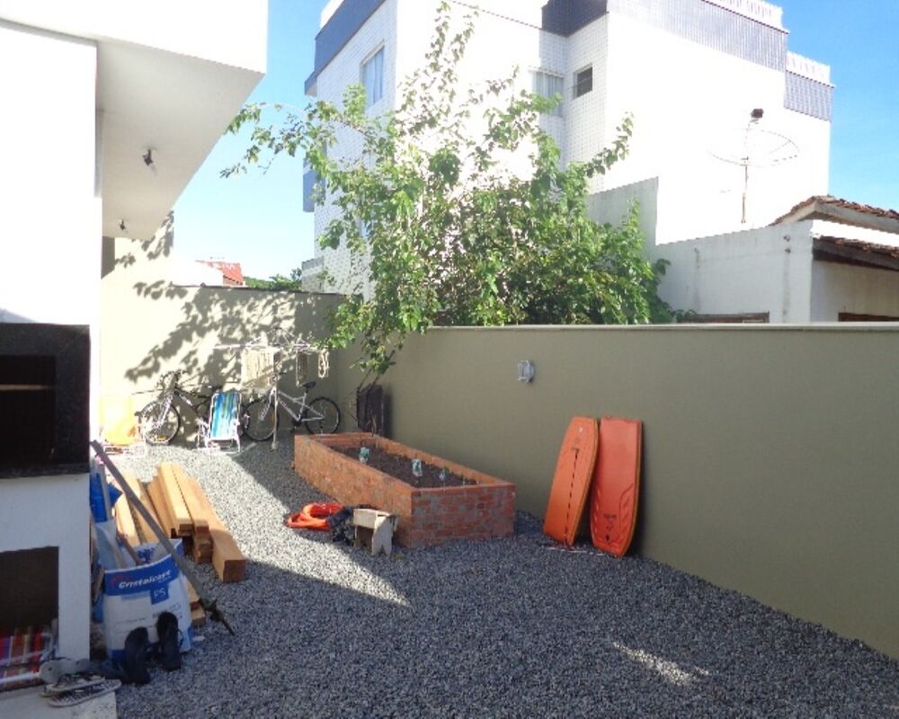 Casa à venda com 2 quartos, 300m² - Foto 3