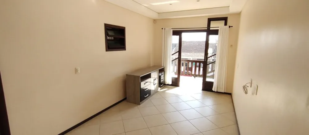Casa, 5 quartos, 140 m² - Foto 1