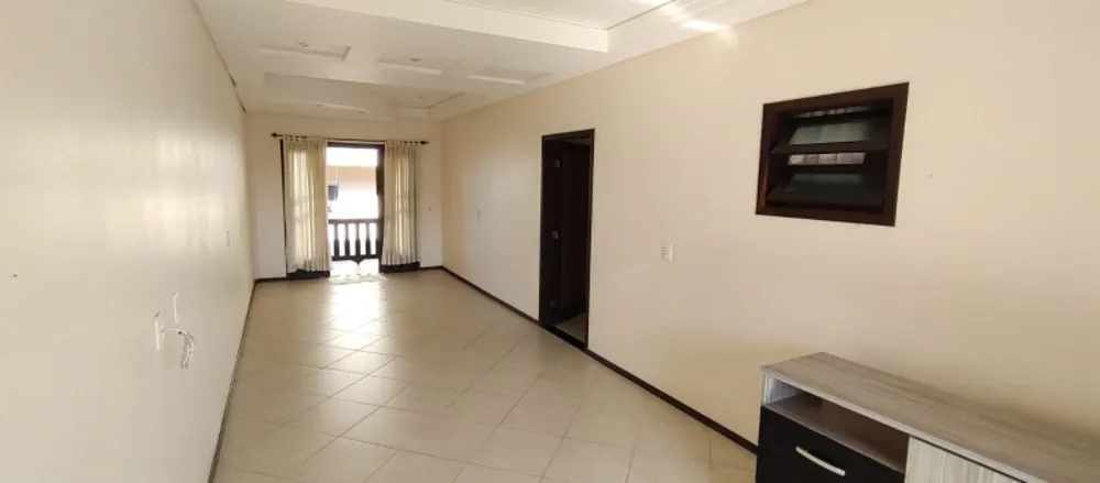 Casa, 5 quartos, 140 m² - Foto 2