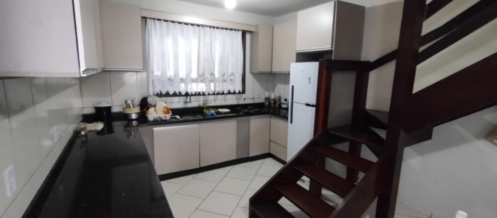 Casa à venda com 4 quartos, 220m² - Foto 11