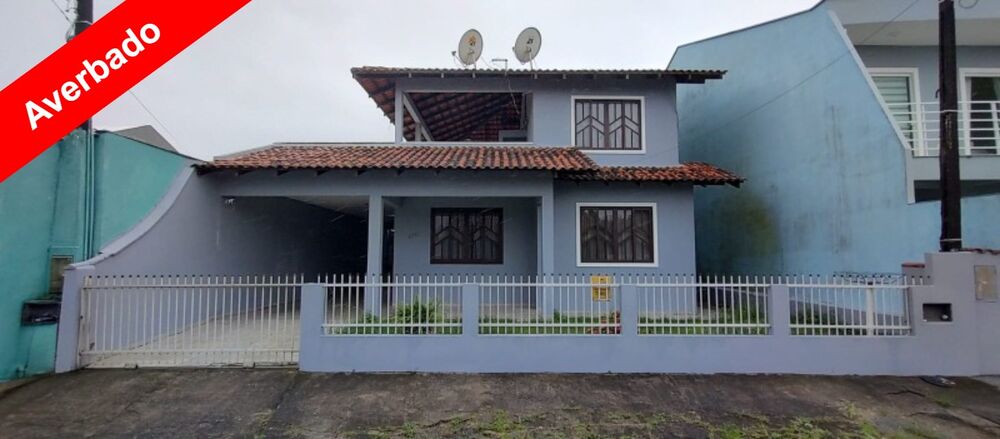 Casa à venda com 4 quartos, 220m² - Foto 2