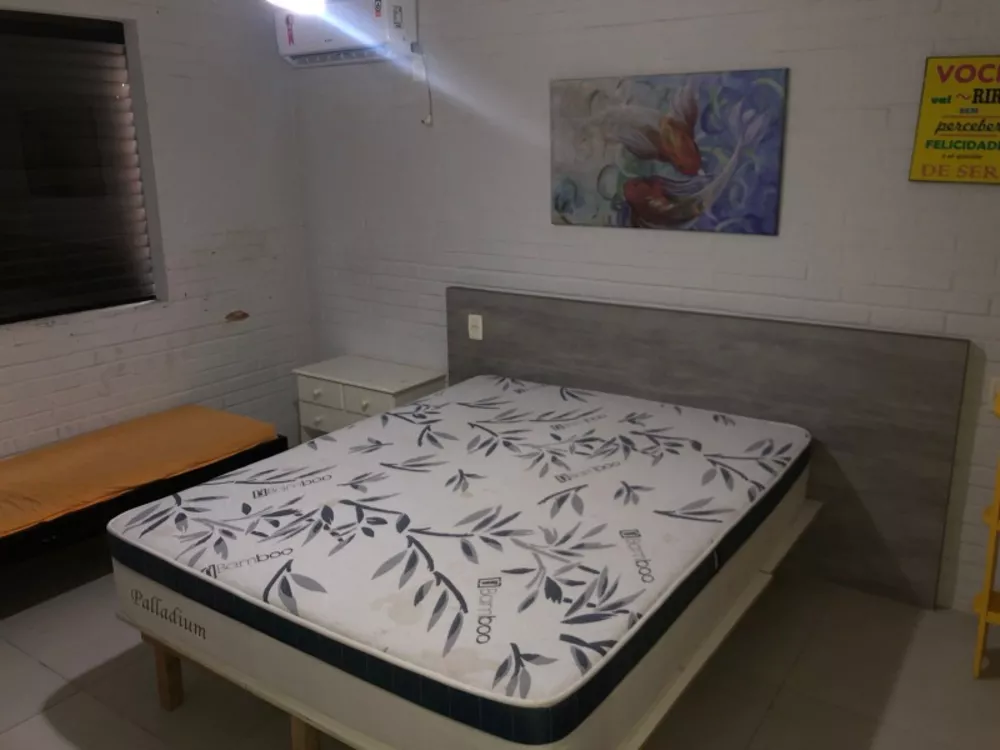 Casa, 4 quartos, 218 m² - Foto 1