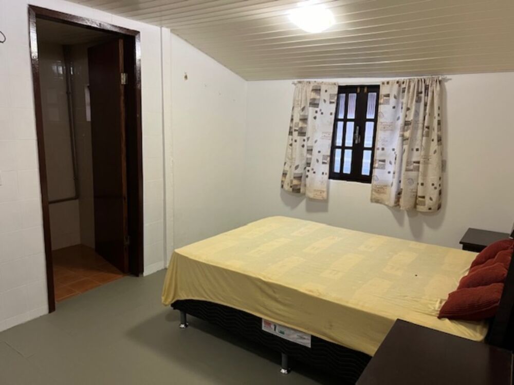 Casa à venda e aluguel com 7 quartos, 200m² - Foto 17