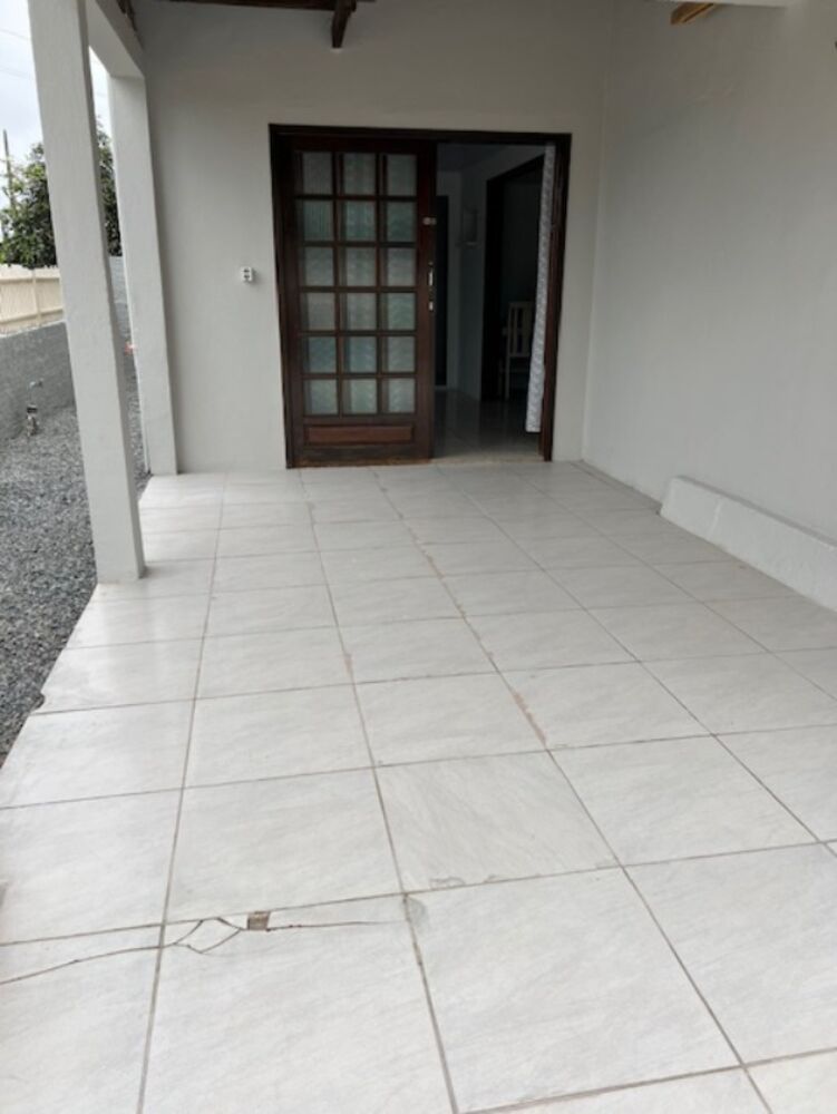 Casa à venda e aluguel com 7 quartos, 200m² - Foto 2