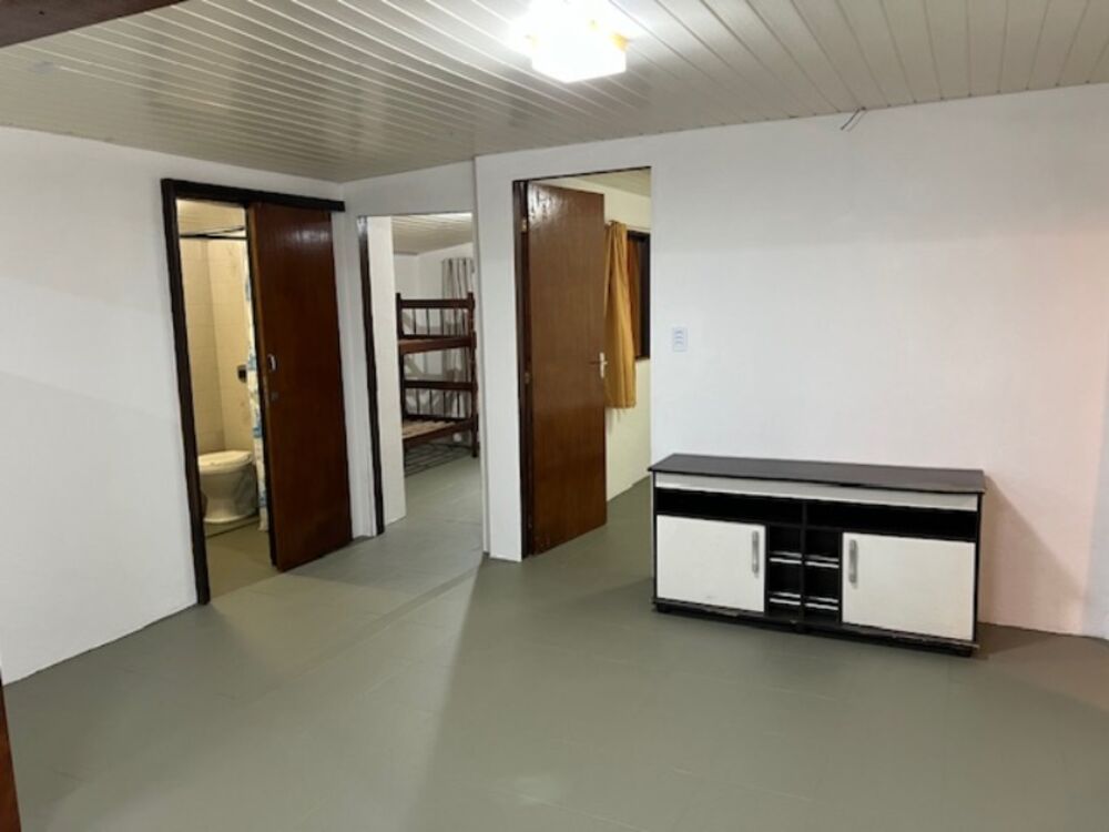 Casa à venda e aluguel com 7 quartos, 200m² - Foto 7