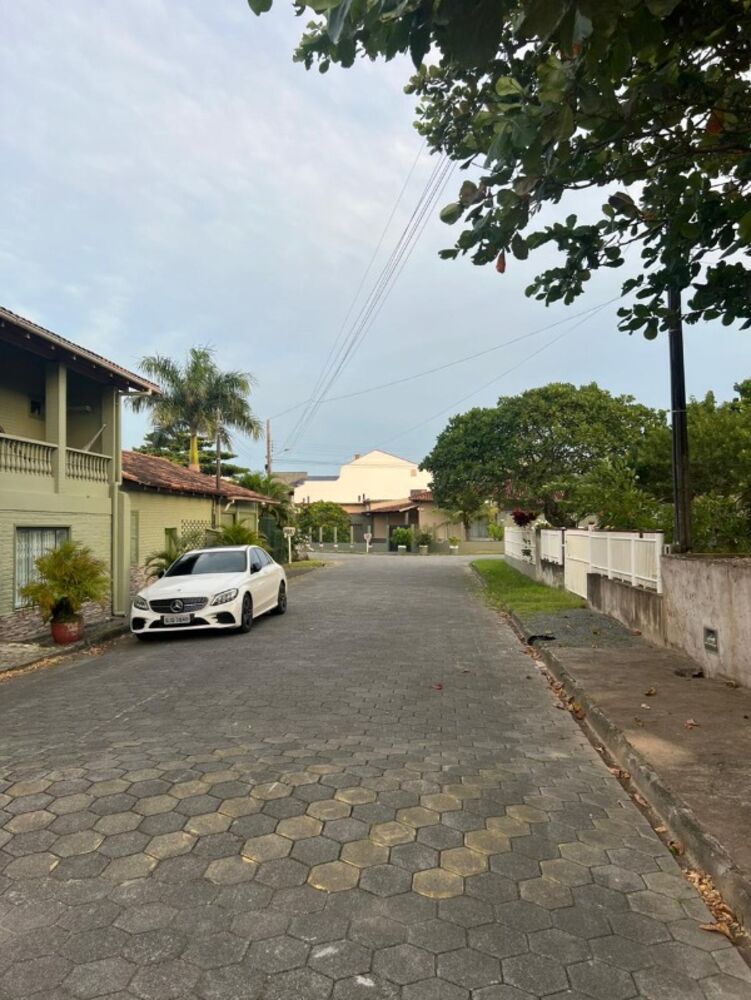 Casa à venda com 5 quartos, 125m² - Foto 1