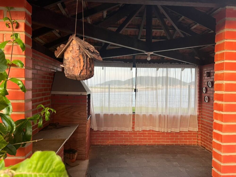 Casa à venda com 5 quartos, 125m² - Foto 2