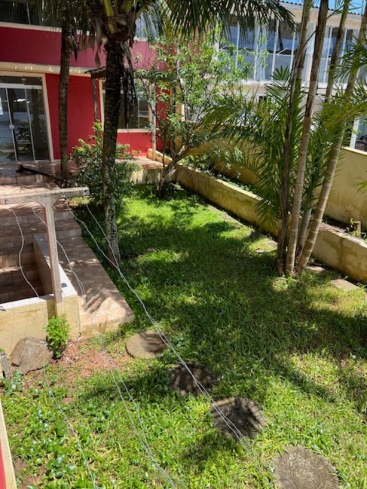 Casa à venda com 4 quartos, 526m² - Foto 2