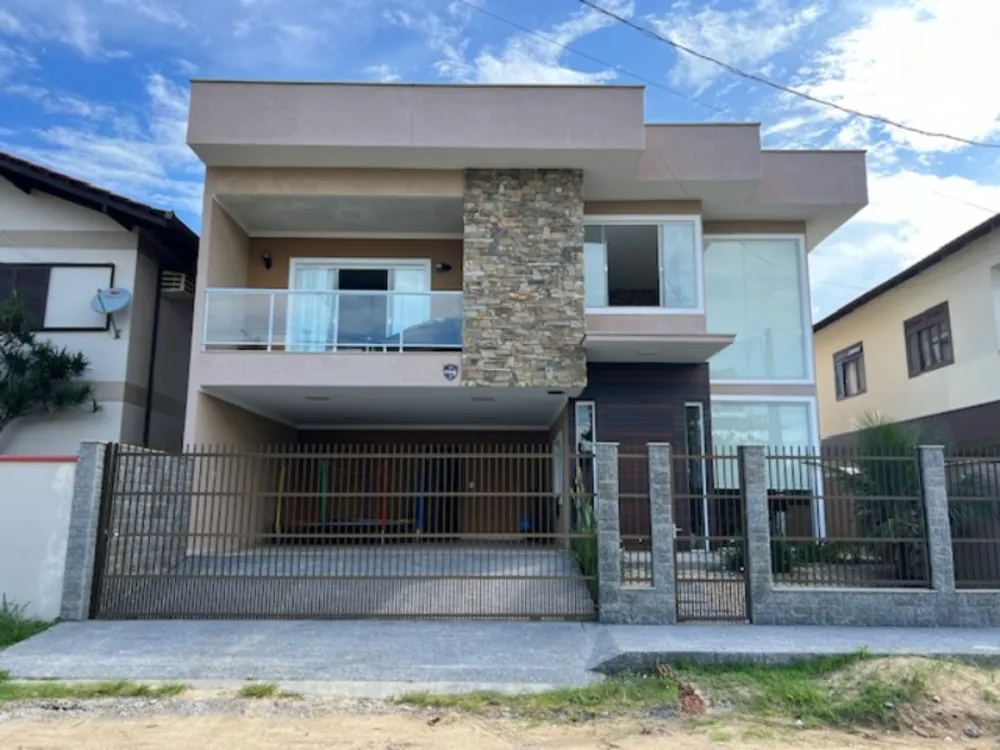 Casa, 5 quartos, 250 m² - Foto 1
