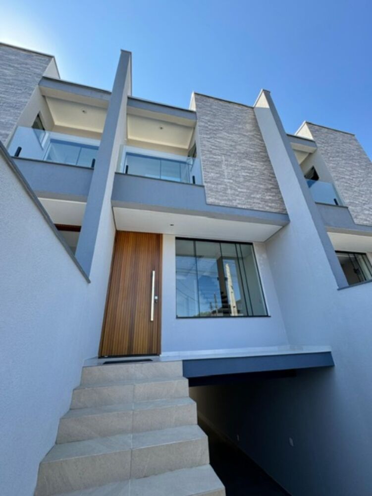 Casa à venda com 3 quartos, 100m² - Foto 4