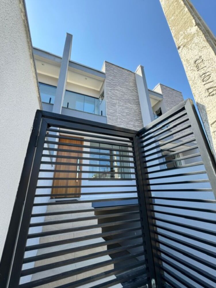 Casa à venda com 3 quartos, 100m² - Foto 3