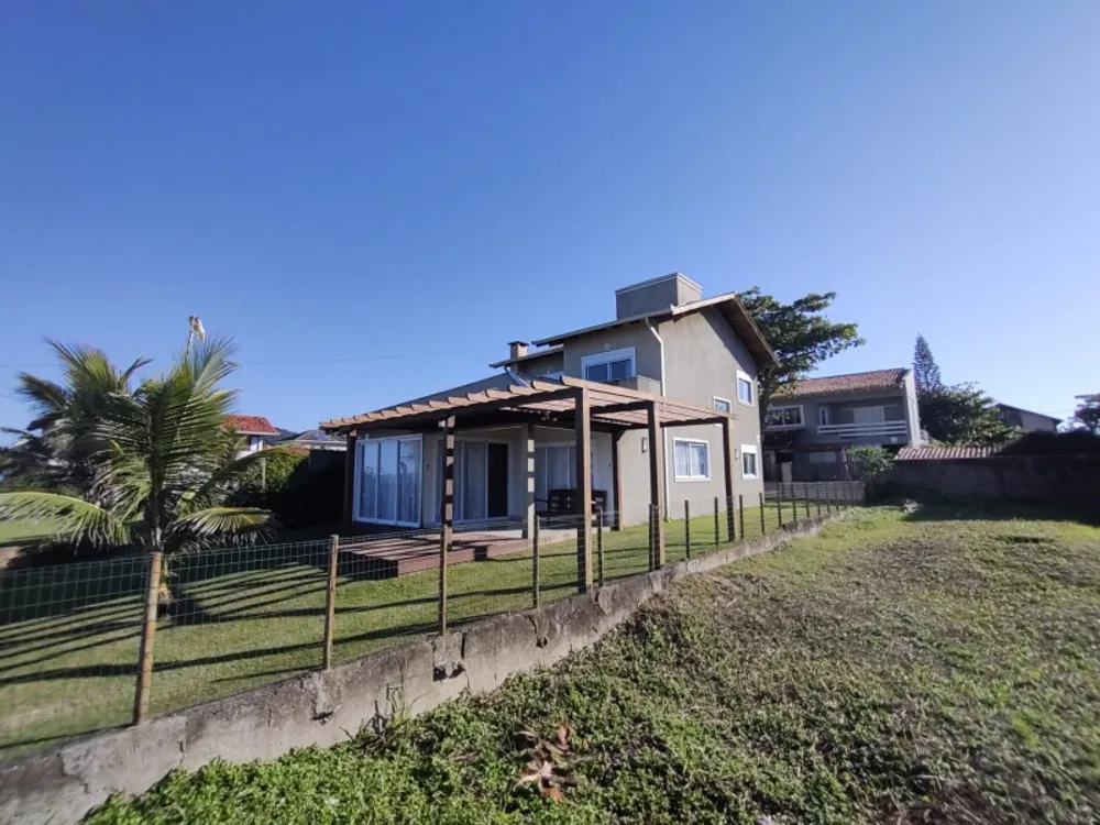 Casa, 4 quartos, 227 m² - Foto 1