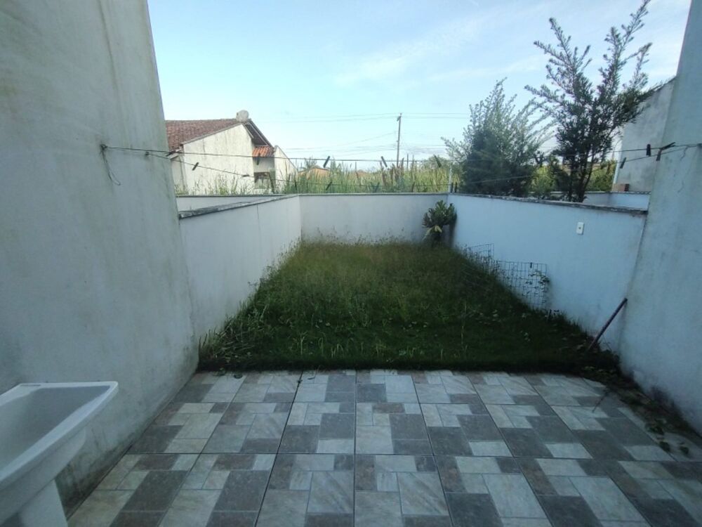 Casa à venda com 2 quartos, 130m² - Foto 2