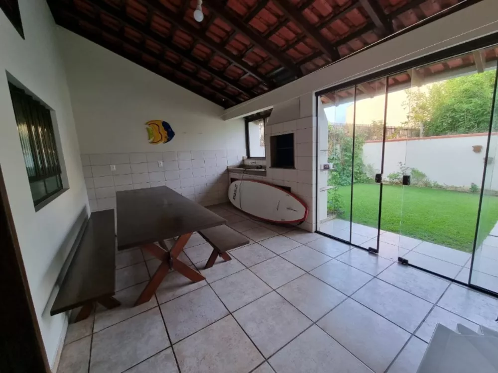 Casa, 4 quartos, 240 m² - Foto 3