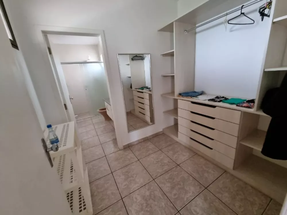 Casa, 4 quartos, 240 m² - Foto 1