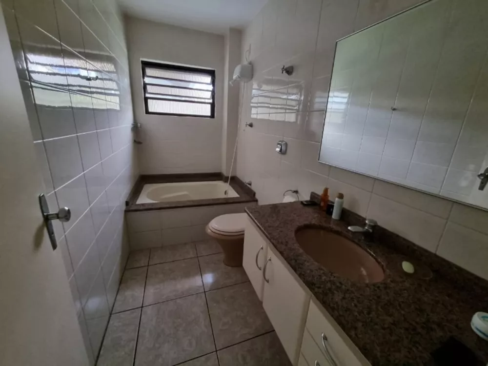 Casa, 4 quartos, 240 m² - Foto 4