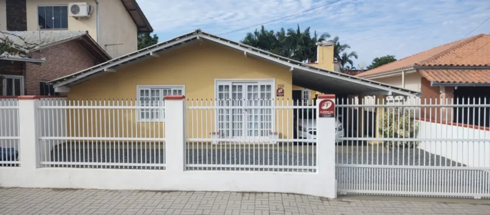 Casa, 3 quartos, 130 m² - Foto 1