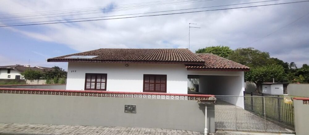 Casa para alugar com 3 quartos, 167m² - Foto 1