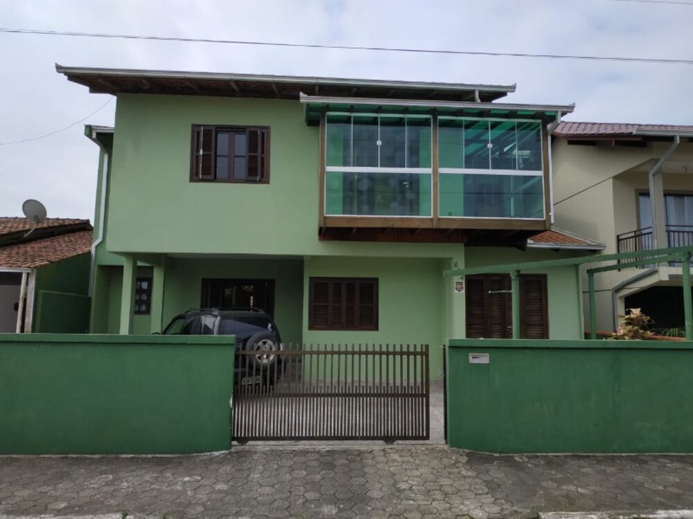 Casa à venda com 5 quartos, 256m² - Foto 1
