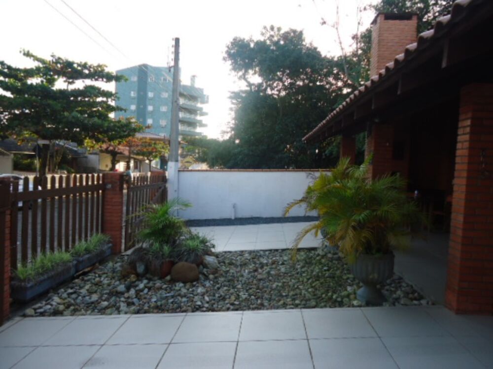 Casa à venda e aluguel com 4 quartos, 190m² - Foto 4