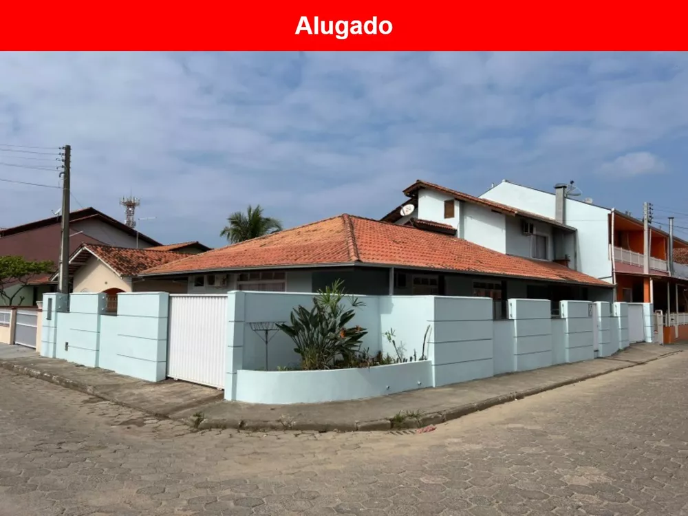 Casa à venda e aluguel com 4 quartos, 180m² - Foto 1