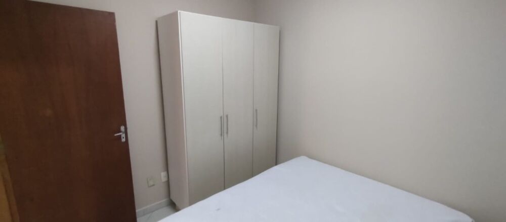 Apartamento para alugar com 3 quartos, 95m² - Foto 2