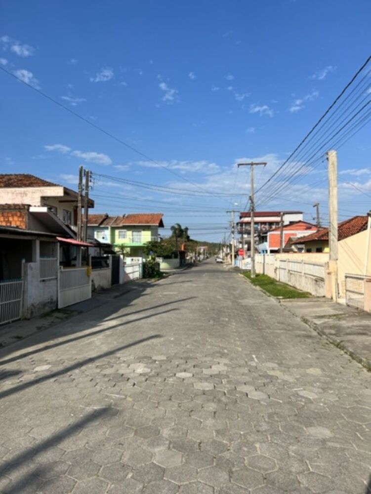 Casa à venda com 5 quartos, 200m² - Foto 3