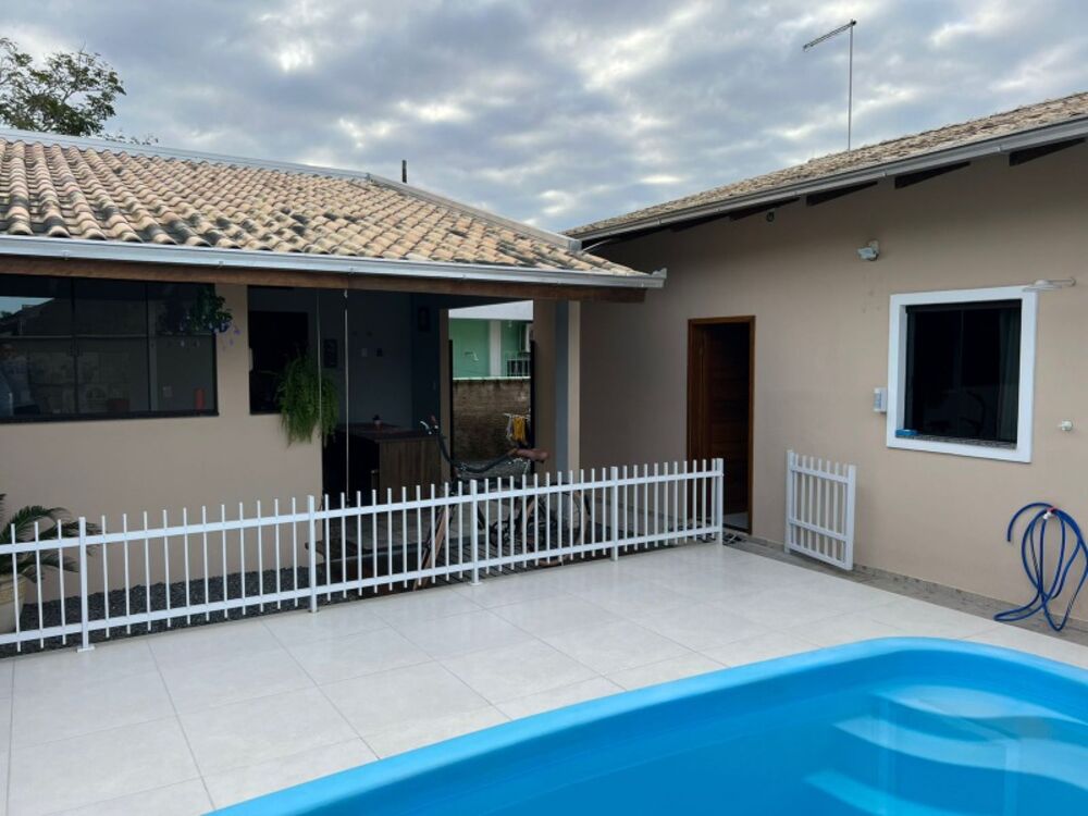 Casa à venda com 3 quartos, 180m² - Foto 2