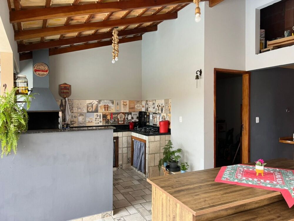 Casa à venda com 3 quartos, 180m² - Foto 4