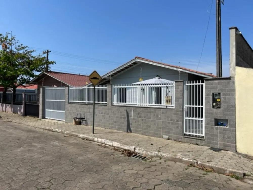 Casa, 4 quartos, 180 m² - Foto 1