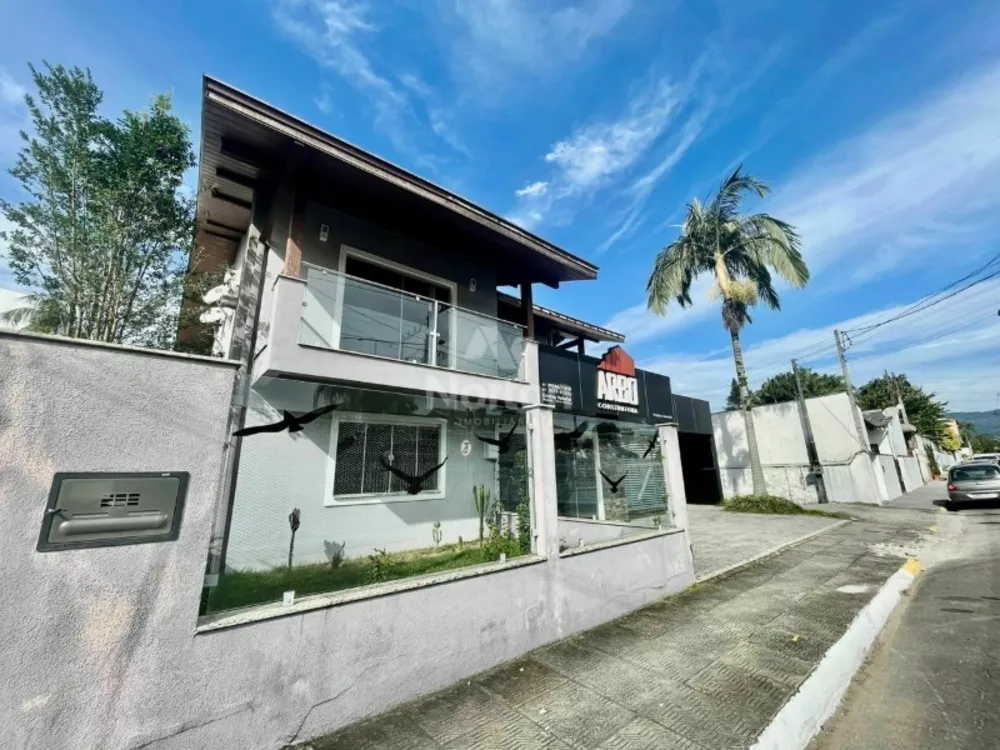 Casa, 4 quartos, 375 m² - Foto 1