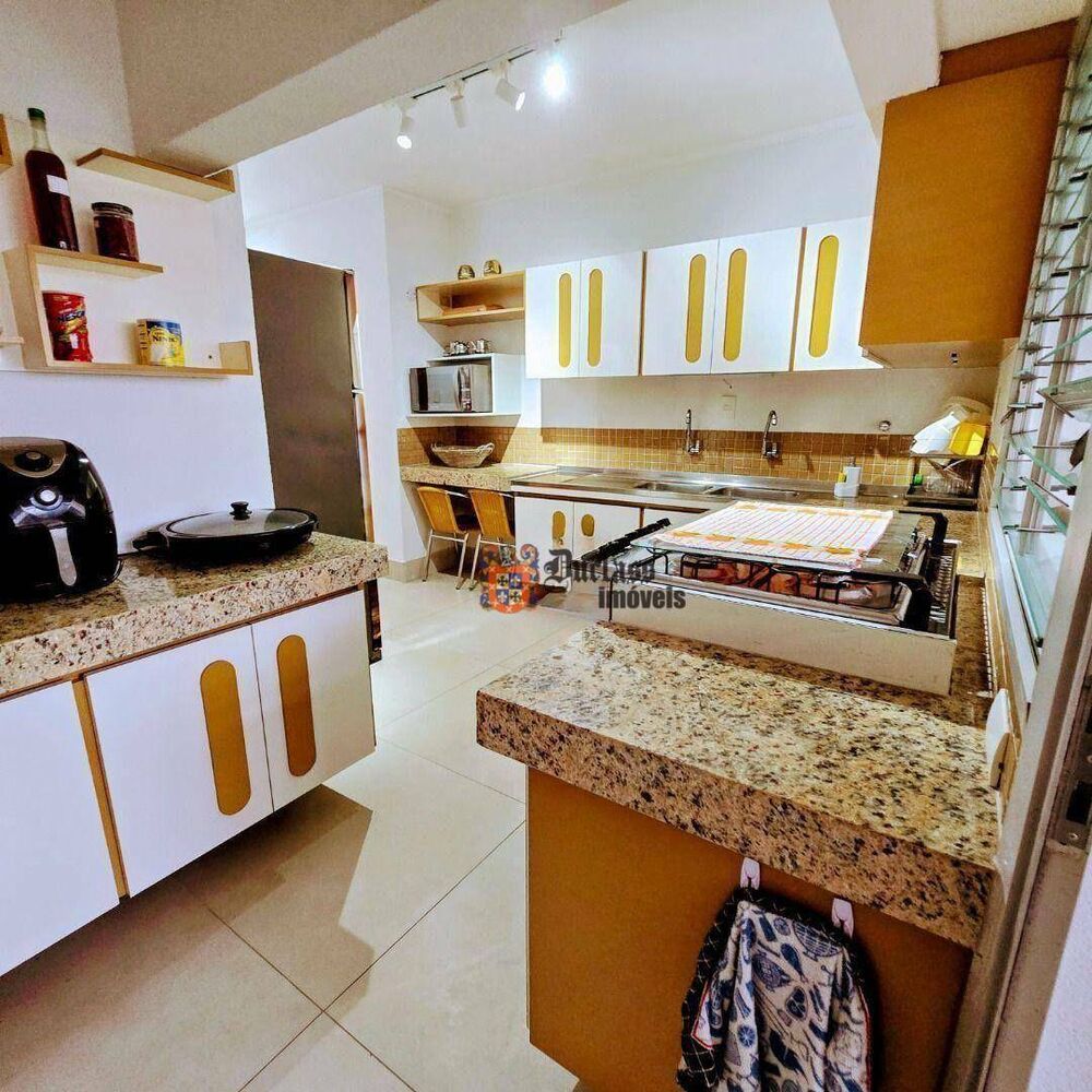 Apartamento à venda com 4 quartos, 194m² - Foto 9