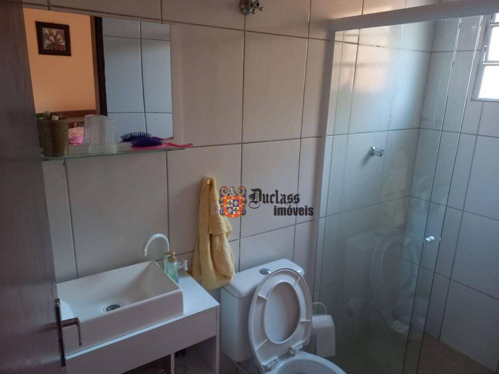 Casa à venda com 3 quartos, 180m² - Foto 1