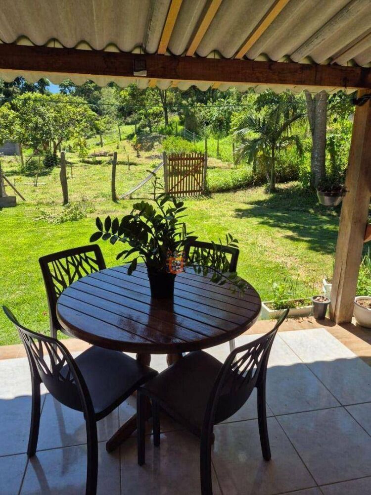 Chácara à venda com 2 quartos, 120m² - Foto 1