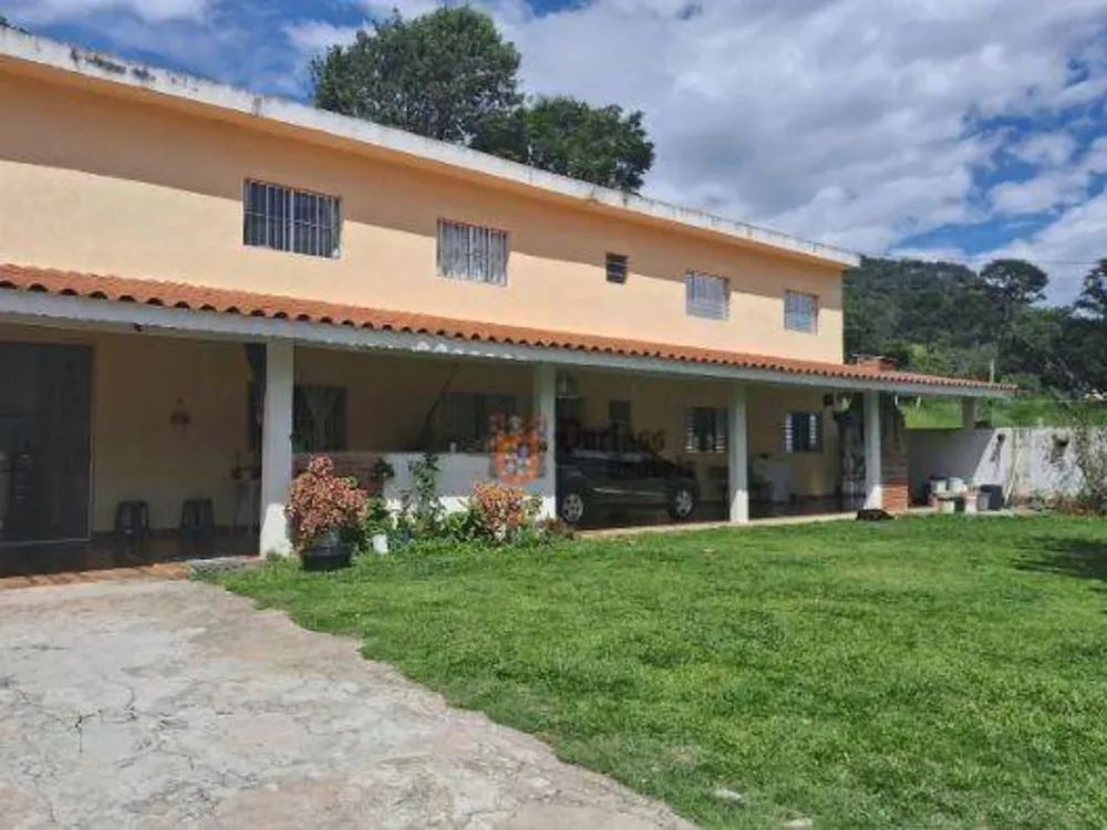 Casa, 4 quartos, 240 m² - Foto 1